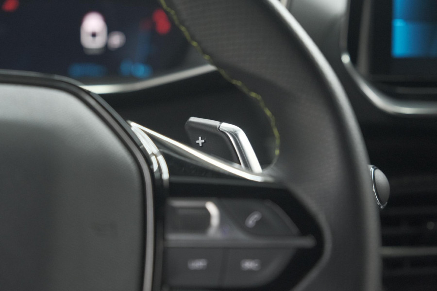 Peugeot 208 PureTech 131 EAT8 GT | Camera | Dodehoekdetectie | Navigatie | Carplay