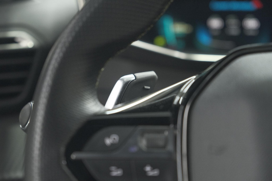 Peugeot 208 PureTech 131 EAT8 GT | Camera | Dodehoekdetectie | Navigatie | Carplay