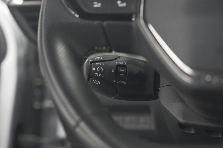 Peugeot 208 PureTech 131 EAT8 GT | Camera | Dodehoekdetectie | Navigatie | Carplay