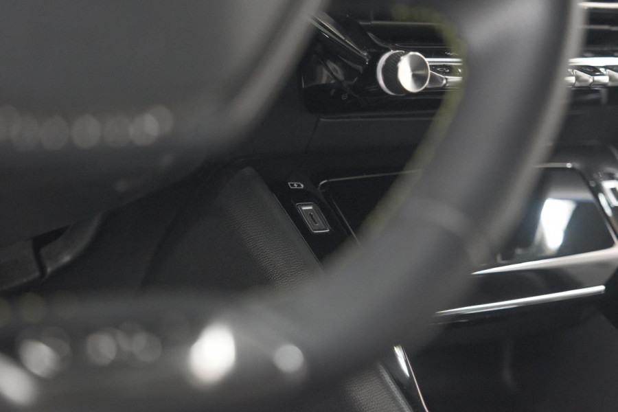 Peugeot 208 PureTech 131 EAT8 GT | Camera | Dodehoekdetectie | Navigatie | Carplay