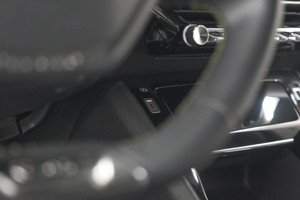 Peugeot 208 PureTech 131 EAT8 GT | Camera | Dodehoekdetectie | Navigatie | Carplay