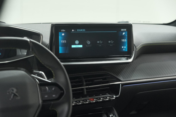 Peugeot 208 PureTech 131 EAT8 GT | Camera | Dodehoekdetectie | Navigatie | Carplay