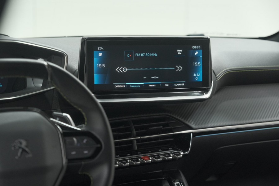 Peugeot 208 PureTech 131 EAT8 GT | Camera | Dodehoekdetectie | Navigatie | Carplay