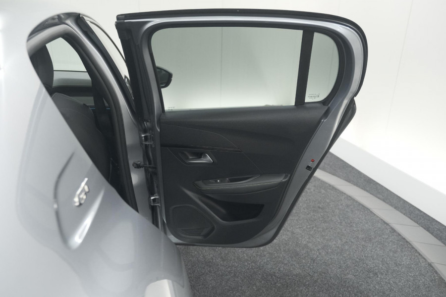 Peugeot 208 PureTech 131 EAT8 GT | Camera | Dodehoekdetectie | Navigatie | Carplay