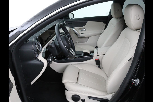 Mercedes-Benz CLA-Klasse Shooting Brake 180 Luxury Line | Camera | Leder | Sfeerverlichting | Stoelverwarming | Adaptive cruise | Navigatie | LED