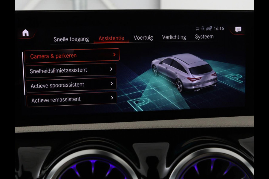 Mercedes-Benz CLA-Klasse Shooting Brake 180 Luxury Line | Camera | Leder | Sfeerverlichting | Stoelverwarming | Adaptive cruise | Navigatie | LED