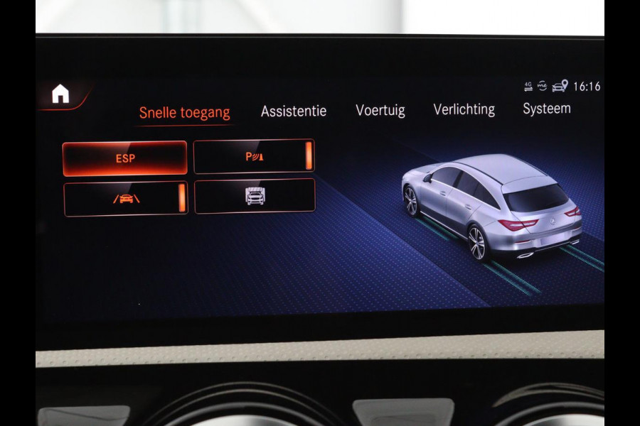 Mercedes-Benz CLA-Klasse Shooting Brake 180 Luxury Line | Camera | Leder | Sfeerverlichting | Stoelverwarming | Adaptive cruise | Navigatie | LED