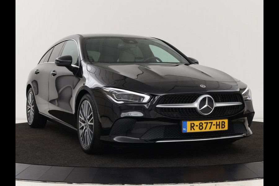 Mercedes-Benz CLA-Klasse Shooting Brake 180 Luxury Line | Camera | Leder | Sfeerverlichting | Stoelverwarming | Adaptive cruise | Navigatie | LED