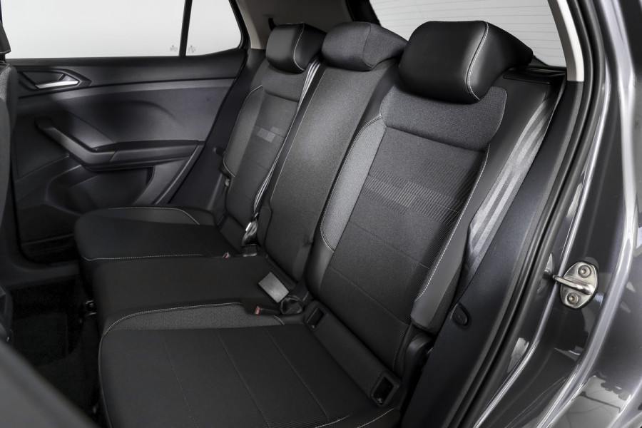 Volkswagen T-Cross 1.0 TSI Style 110 PK - Automaat | Dig. Cockpit | Adapt. Cruise | Stoelverw. | PDC |  App. Connect | ECC | LM 18" | Trekhaak |
