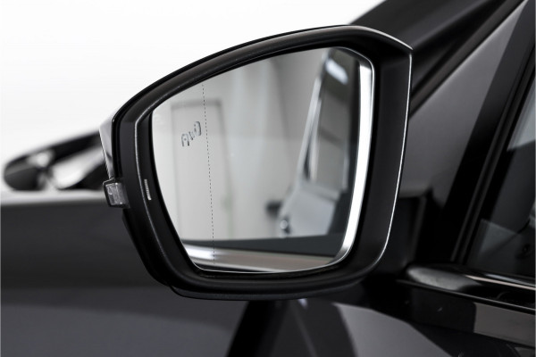 Volkswagen T-Cross 1.0 TSI Style 110 PK - Automaat | Dig. Cockpit | Adapt. Cruise | Stoelverw. | PDC |  App. Connect | ECC | LM 18" | Trekhaak |