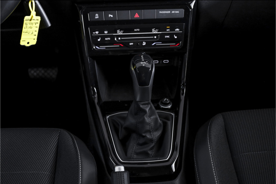 Volkswagen T-Cross 1.0 TSI Style 110 PK - Automaat | Dig. Cockpit | Adapt. Cruise | Stoelverw. | PDC |  App. Connect | ECC | LM 18" | Trekhaak |