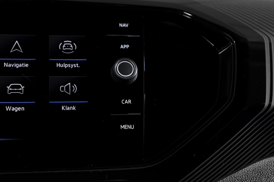 Volkswagen T-Cross 1.0 TSI Style 110 PK - Automaat | Dig. Cockpit | Adapt. Cruise | Stoelverw. | PDC |  App. Connect | ECC | LM 18" | Trekhaak |