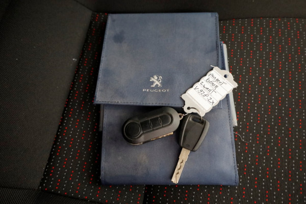 Peugeot Boxer 2.0 BlueHDI 130pk E6 L2H2 Premium Pack Airco/Camera/Navi 06-2019