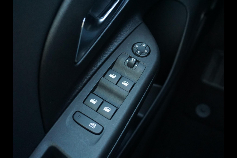 Opel CORSA-E 50kWh Level 3 11kW 3 fase | Navi Pro 10" scherm | Premium pakket | Winterpakket | Achteruitrijcamera | Bluetooth
