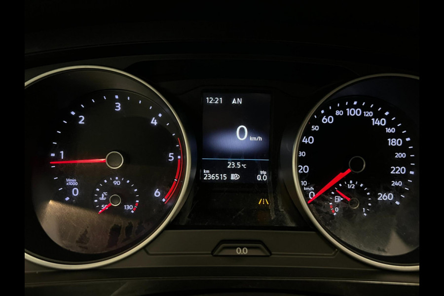 Volkswagen Tiguan 2.0 TDI / NL-auto / Navi / Clima / Trekhaak