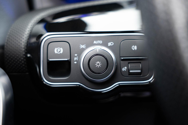 Mercedes-Benz A-Klasse A220 4MATIC |Pano|Edition|Ambient|Carplay|