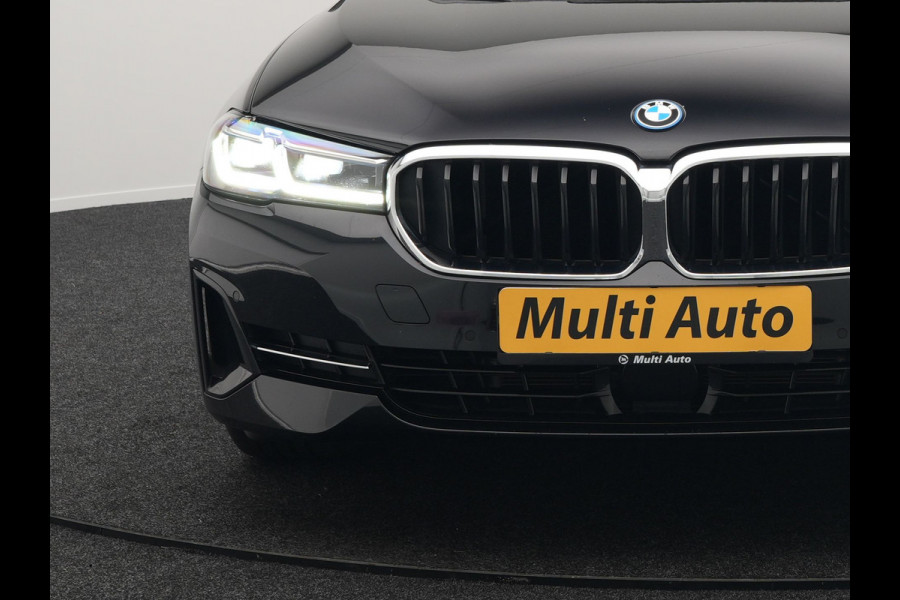 BMW 5 Serie Touring 530e xDrive High Executive Plug In Hybrid PHEV | Trekhaak af Fabriek | Adaptive Cruise | Laser LED | Lederen Comfortstoelen Memory | Head Up | Harman Kardon | Camera | Keyless | Apple Carplay |