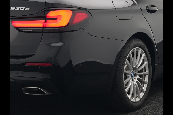 BMW 5 Serie Touring 530e xDrive High Executive Plug In Hybrid PHEV | Trekhaak af Fabriek | Adaptive Cruise | Laser LED | Lederen Comfortstoelen Memory | Head Up | Harman Kardon | Camera | Keyless | Apple Carplay |