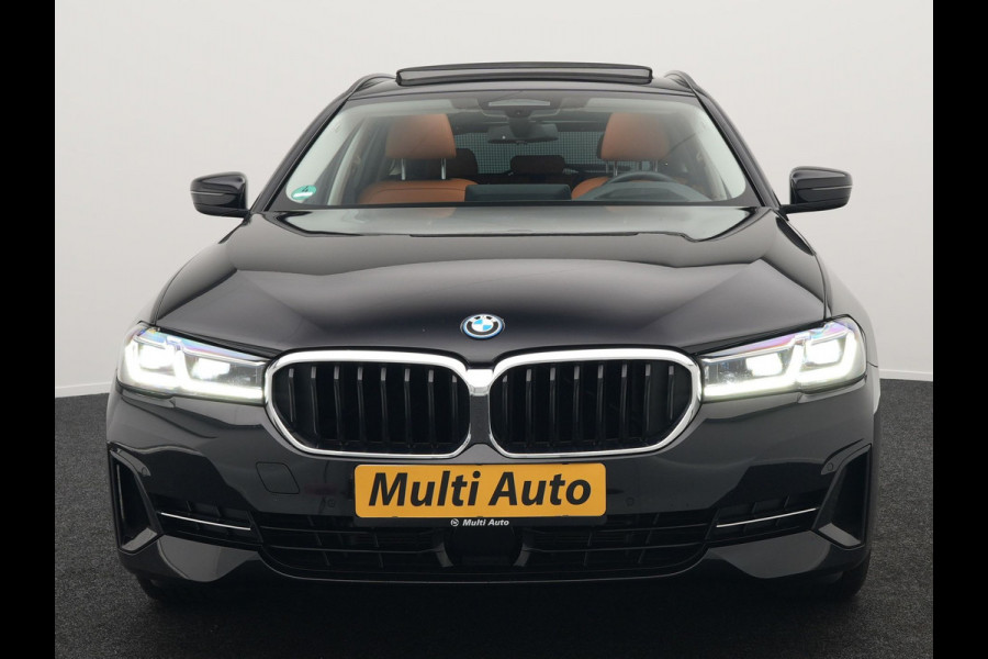 BMW 5 Serie Touring 530e xDrive High Executive Plug In Hybrid PHEV | Trekhaak af Fabriek | Adaptive Cruise | Laser LED | Lederen Comfortstoelen Memory | Head Up | Harman Kardon | Camera | Keyless | Apple Carplay |