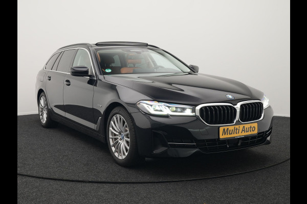 BMW 5 Serie Touring 530e xDrive High Executive Plug In Hybrid PHEV | Trekhaak af Fabriek | Adaptive Cruise | Laser LED | Lederen Comfortstoelen Memory | Head Up | Harman Kardon | Camera | Keyless | Apple Carplay |