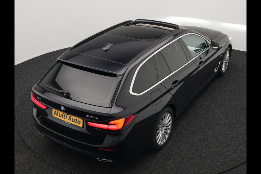 BMW 5 Serie Touring 530e xDrive High Executive Plug In Hybrid PHEV | Trekhaak af Fabriek | Adaptive Cruise | Laser LED | Lederen Comfortstoelen Memory | Head Up | Harman Kardon | Camera | Keyless | Apple Carplay |