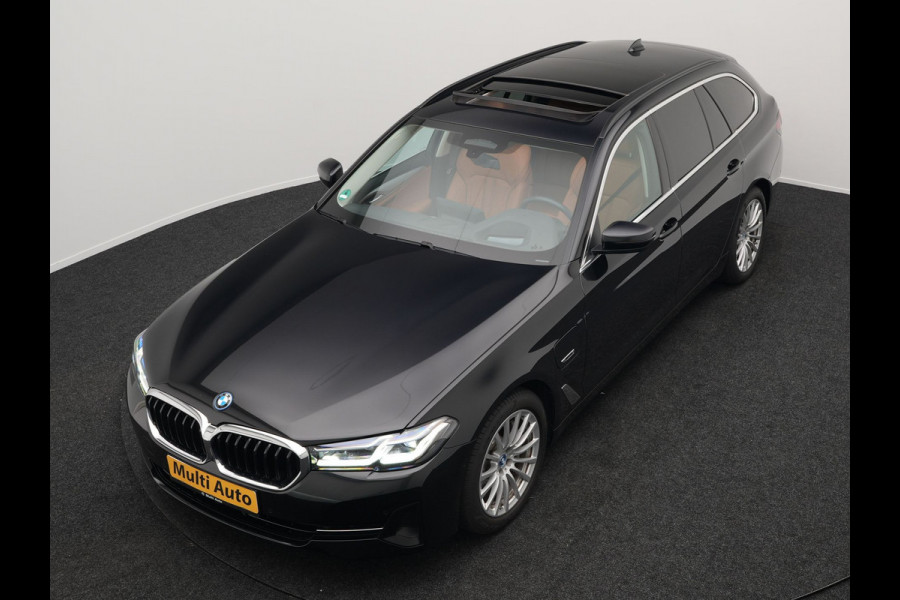 BMW 5 Serie Touring 530e xDrive High Executive Plug In Hybrid PHEV | Trekhaak af Fabriek | Adaptive Cruise | Laser LED | Lederen Comfortstoelen Memory | Head Up | Harman Kardon | Camera | Keyless | Apple Carplay |