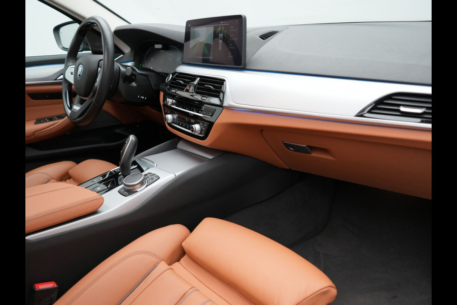 BMW 5 Serie Touring 530e xDrive High Executive Plug In Hybrid PHEV | Trekhaak af Fabriek | Adaptive Cruise | Laser LED | Lederen Comfortstoelen Memory | Head Up | Harman Kardon | Camera | Keyless | Apple Carplay |