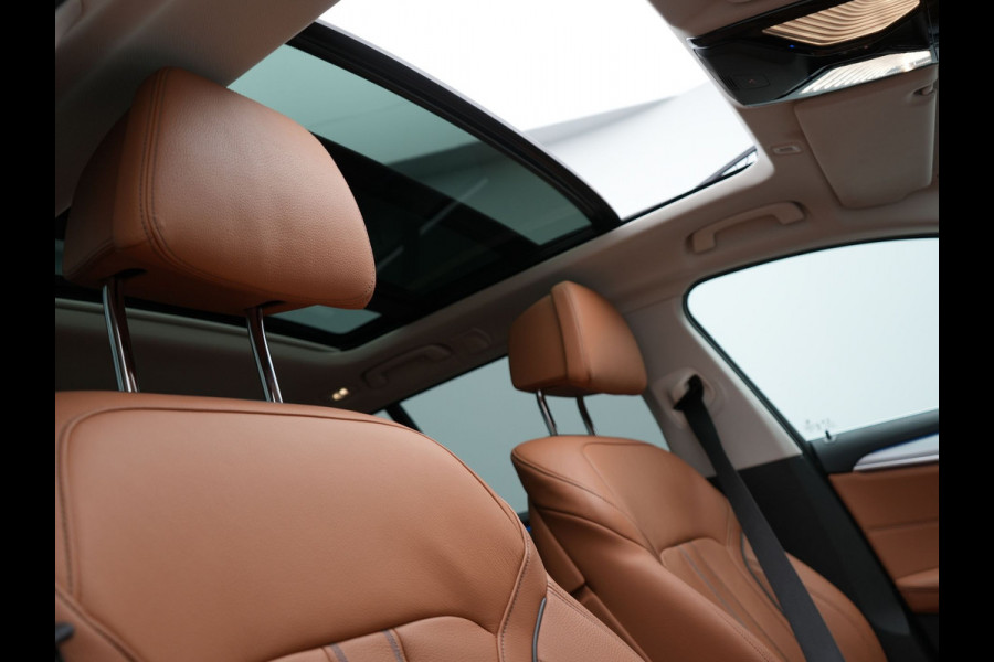 BMW 5 Serie Touring 530e xDrive High Executive Plug In Hybrid PHEV | Trekhaak af Fabriek | Adaptive Cruise | Laser LED | Lederen Comfortstoelen Memory | Head Up | Harman Kardon | Camera | Keyless | Apple Carplay |