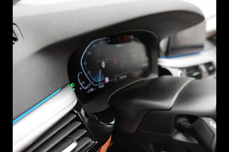 BMW 5 Serie Touring 530e xDrive High Executive Plug In Hybrid PHEV | Trekhaak af Fabriek | Adaptive Cruise | Laser LED | Lederen Comfortstoelen Memory | Head Up | Harman Kardon | Camera | Keyless | Apple Carplay |