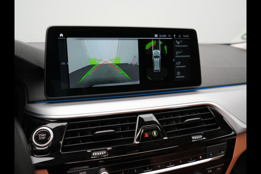 BMW 5 Serie Touring 530e xDrive High Executive Plug In Hybrid PHEV | Trekhaak af Fabriek | Adaptive Cruise | Laser LED | Lederen Comfortstoelen Memory | Head Up | Harman Kardon | Camera | Keyless | Apple Carplay |