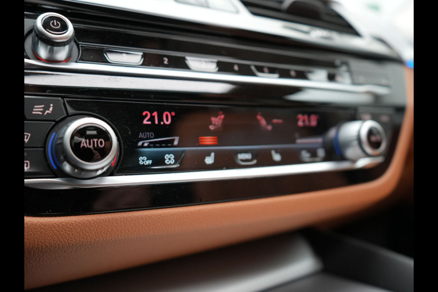 BMW 5 Serie Touring 530e xDrive High Executive Plug In Hybrid PHEV | Trekhaak af Fabriek | Adaptive Cruise | Laser LED | Lederen Comfortstoelen Memory | Head Up | Harman Kardon | Camera | Keyless | Apple Carplay |