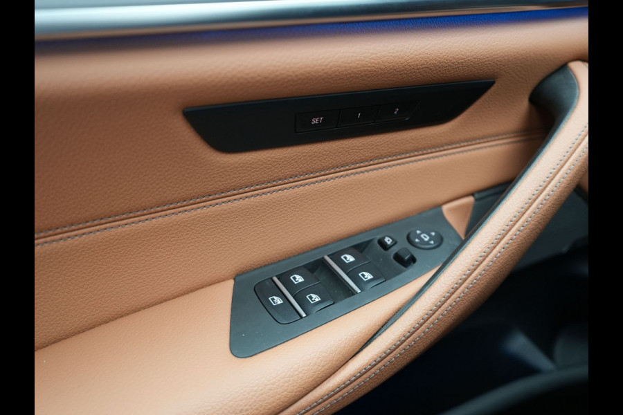 BMW 5 Serie Touring 530e xDrive High Executive Plug In Hybrid PHEV | Trekhaak af Fabriek | Adaptive Cruise | Laser LED | Lederen Comfortstoelen Memory | Head Up | Harman Kardon | Camera | Keyless | Apple Carplay |