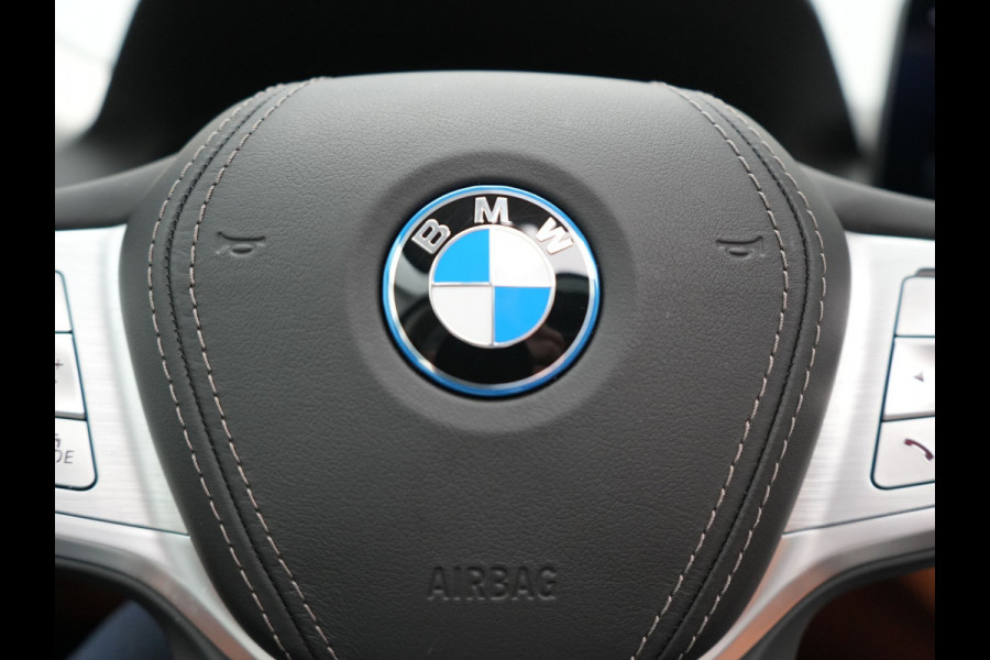 BMW 5 Serie Touring 530e xDrive High Executive Plug In Hybrid PHEV | Trekhaak af Fabriek | Adaptive Cruise | Laser LED | Lederen Comfortstoelen Memory | Head Up | Harman Kardon | Camera | Keyless | Apple Carplay |