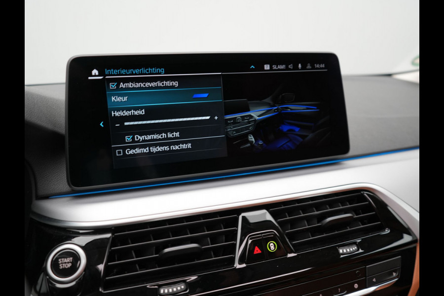 BMW 5 Serie Touring 530e xDrive High Executive Plug In Hybrid PHEV | Trekhaak af Fabriek | Adaptive Cruise | Laser LED | Lederen Comfortstoelen Memory | Head Up | Harman Kardon | Camera | Keyless | Apple Carplay |