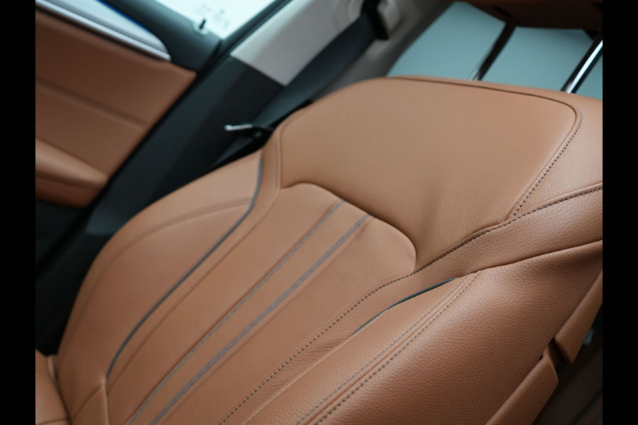 BMW 5 Serie Touring 530e xDrive High Executive Plug In Hybrid PHEV | Trekhaak af Fabriek | Adaptive Cruise | Laser LED | Lederen Comfortstoelen Memory | Head Up | Harman Kardon | Camera | Keyless | Apple Carplay |