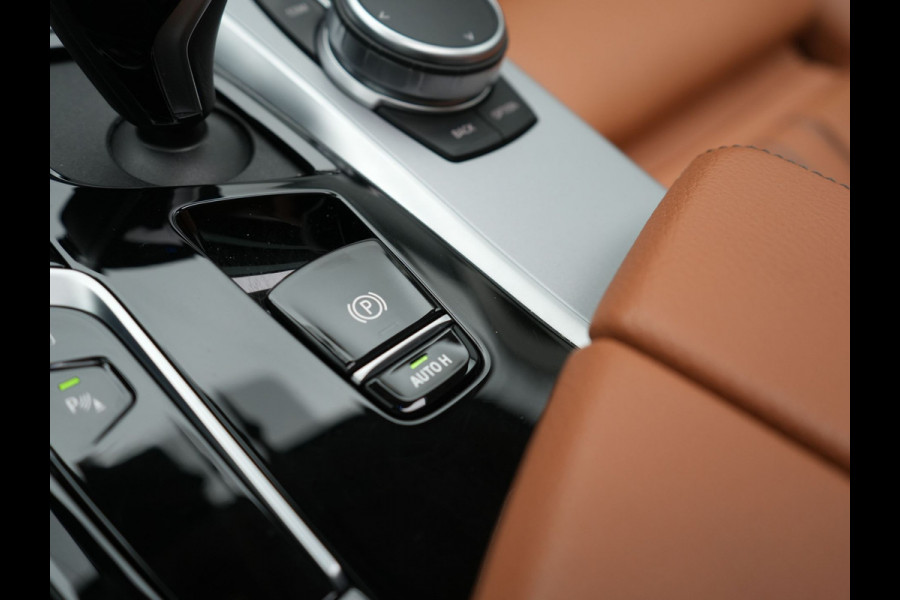 BMW 5 Serie Touring 530e xDrive High Executive Plug In Hybrid PHEV | Trekhaak af Fabriek | Adaptive Cruise | Laser LED | Lederen Comfortstoelen Memory | Head Up | Harman Kardon | Camera | Keyless | Apple Carplay |