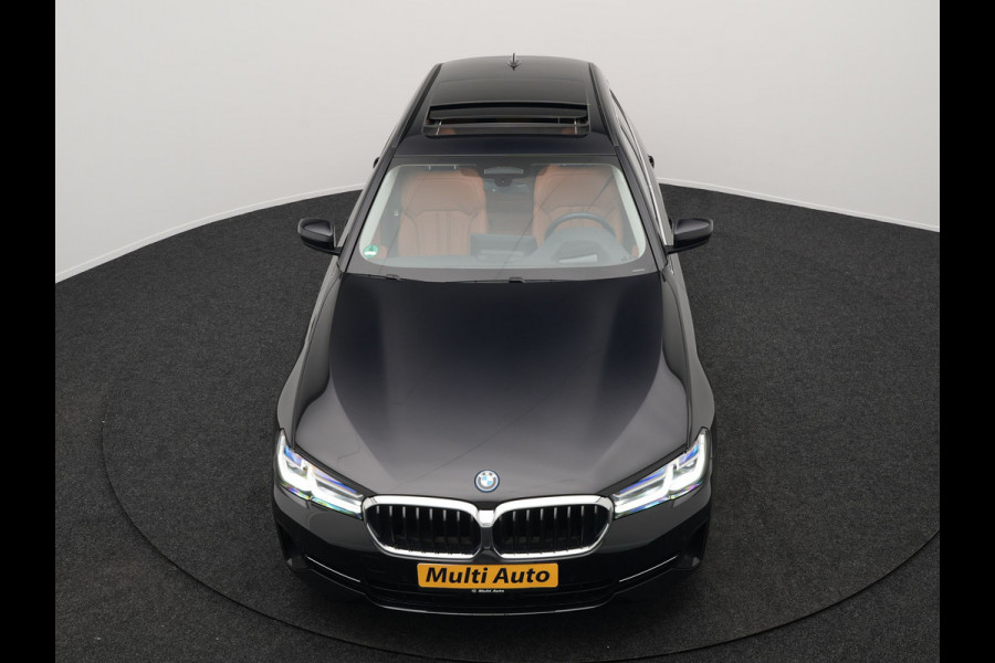BMW 5 Serie Touring 530e xDrive High Executive Plug In Hybrid PHEV | Trekhaak af Fabriek | Adaptive Cruise | Laser LED | Lederen Comfortstoelen Memory | Head Up | Harman Kardon | Camera | Keyless | Apple Carplay |