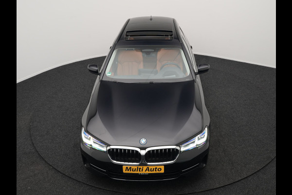 BMW 5 Serie Touring 530e xDrive High Executive Plug In Hybrid PHEV | Trekhaak af Fabriek | Adaptive Cruise | Laser LED | Lederen Comfortstoelen Memory | Head Up | Harman Kardon | Camera | Keyless | Apple Carplay |
