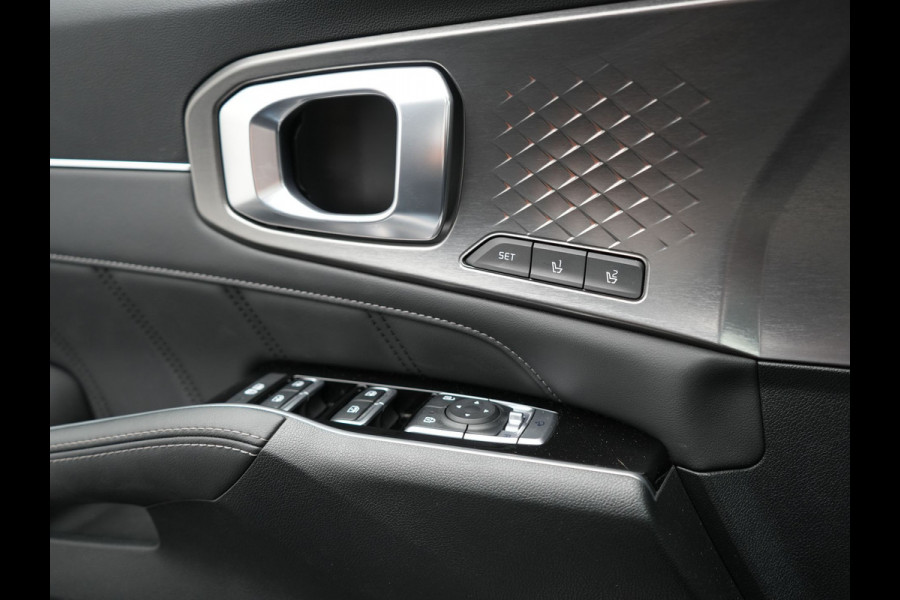 Kia Sorento 1.6 T-GDI Plug-in Hybrid 4WD ExecutiveLine 265pk Dealer O.H PHEV | Panodak | Adaptive Cruise | 360 Camera | Lederen Comfortztels Memory & Ventilatie | BOSE Sound | Spiegelcamera's | 19"L.M | Keyless |