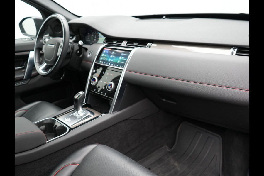 Land Rover Discovery Sport P300e R-Dynamic SE Plug In Hybrid Dealer O.H PHEV | Panodak | Trekhaak Afn. | Adaptive Cruise | Lederen Sportstoelen Memory | Meridian Sound | 20"L.M | Apple Carplay | Stuurverwarming | Camera |