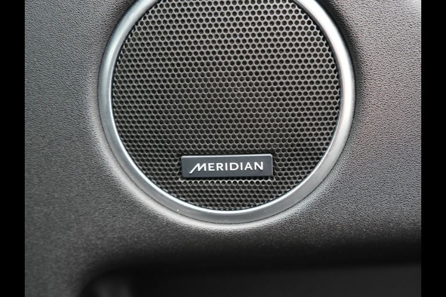 Land Rover Discovery Sport P300e R-Dynamic SE Plug In Hybrid Dealer O.H PHEV | Panodak | Trekhaak Afn. | Adaptive Cruise | Lederen Sportstoelen Memory | Meridian Sound | 20"L.M | Apple Carplay | Stuurverwarming | Camera |