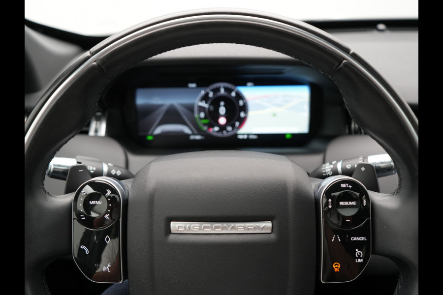 Land Rover Discovery Sport P300e R-Dynamic SE Plug In Hybrid Dealer O.H PHEV | Panodak | Trekhaak Afn. | Adaptive Cruise | Lederen Sportstoelen Memory | Meridian Sound | 20"L.M | Apple Carplay | Stuurverwarming | Camera |