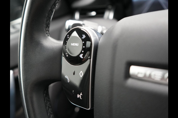 Land Rover Discovery Sport P300e R-Dynamic SE Plug In Hybrid Dealer O.H PHEV | Panodak | Trekhaak Afn. | Adaptive Cruise | Lederen Sportstoelen Memory | Meridian Sound | 20"L.M | Apple Carplay | Stuurverwarming | Camera |