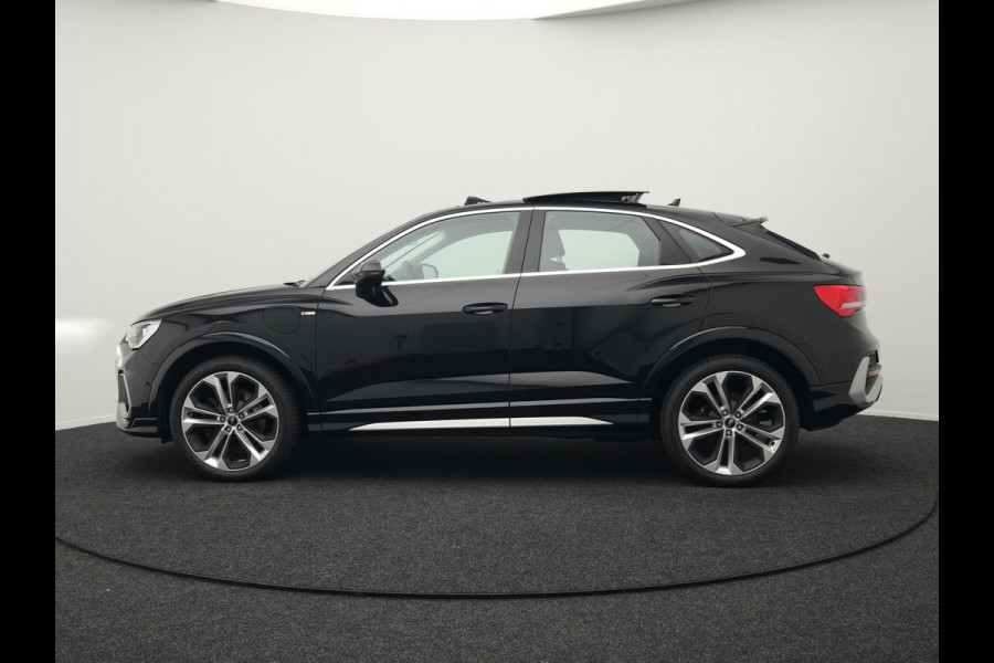 Audi Q3 Sportback 45 TFSI e S Line Plug In Hybrid 245pk PHEV | Trekhaak af Fabriek | Panodak | Adaptive Cruise | 20"L.M | Apple Carplay | Virtual | Sportstoelen Verwarmd | Camera | Navi |