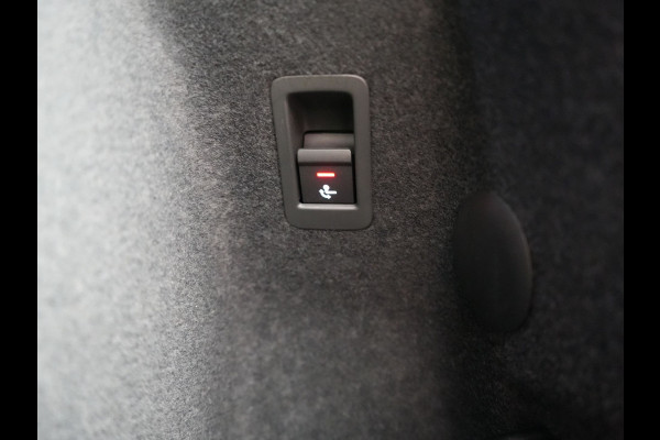 Audi Q3 Sportback 45 TFSI e S Line Plug In Hybrid 245pk PHEV | Trekhaak af Fabriek | Panodak | Adaptive Cruise | 20"L.M | Apple Carplay | Virtual | Sportstoelen Verwarmd | Camera | Navi |