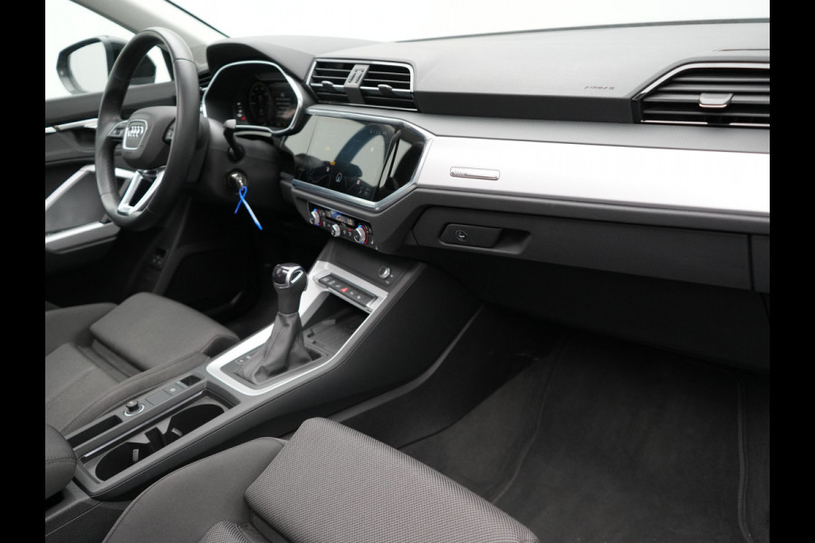 Audi Q3 Sportback 45 TFSI e S Line Plug In Hybrid 245pk PHEV | Trekhaak af Fabriek | Panodak | Adaptive Cruise | 20"L.M | Apple Carplay | Virtual | Sportstoelen Verwarmd | Camera | Navi |