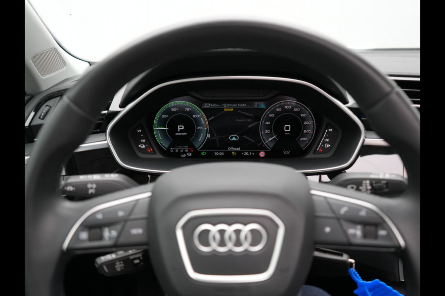 Audi Q3 Sportback 45 TFSI e S Line Plug In Hybrid 245pk PHEV | Trekhaak af Fabriek | Panodak | Adaptive Cruise | 20"L.M | Apple Carplay | Virtual | Sportstoelen Verwarmd | Camera | Navi |