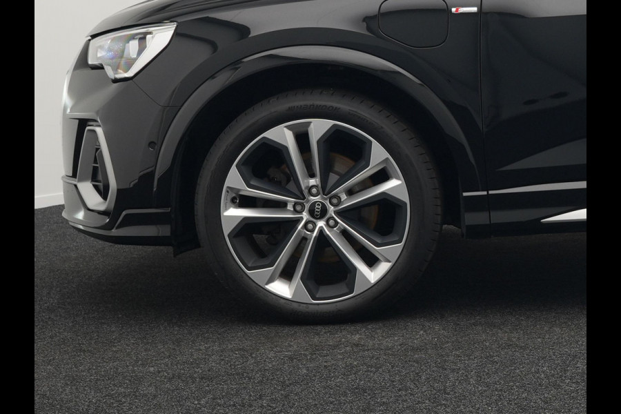 Audi Q3 Sportback 45 TFSI e S Line Plug In Hybrid 245pk PHEV | Trekhaak af Fabriek | Panodak | Adaptive Cruise | 20"L.M | Apple Carplay | Virtual | Sportstoelen Verwarmd | Camera | Navi |
