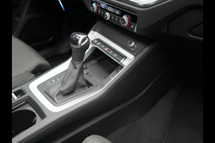 Audi Q3 Sportback 45 TFSI e S Line Plug In Hybrid 245pk PHEV | Trekhaak af Fabriek | Panodak | Adaptive Cruise | 20"L.M | Apple Carplay | Virtual | Sportstoelen Verwarmd | Camera | Navi |