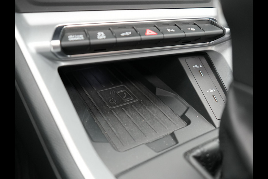 Audi Q3 Sportback 45 TFSI e S Line Plug In Hybrid 245pk PHEV | Trekhaak af Fabriek | Panodak | Adaptive Cruise | 20"L.M | Apple Carplay | Virtual | Sportstoelen Verwarmd | Camera | Navi |